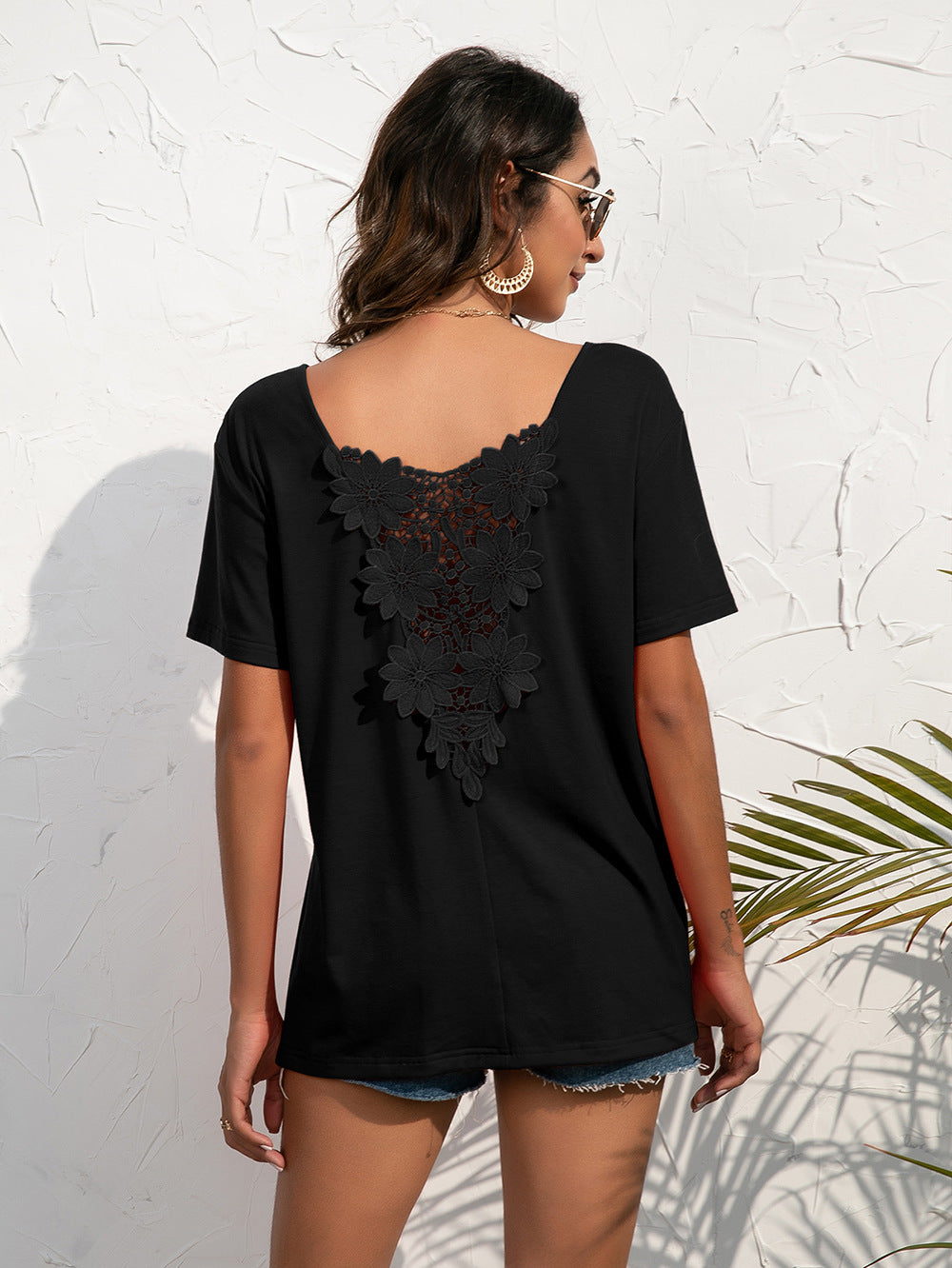 Lace Spliced Round Neck Tee